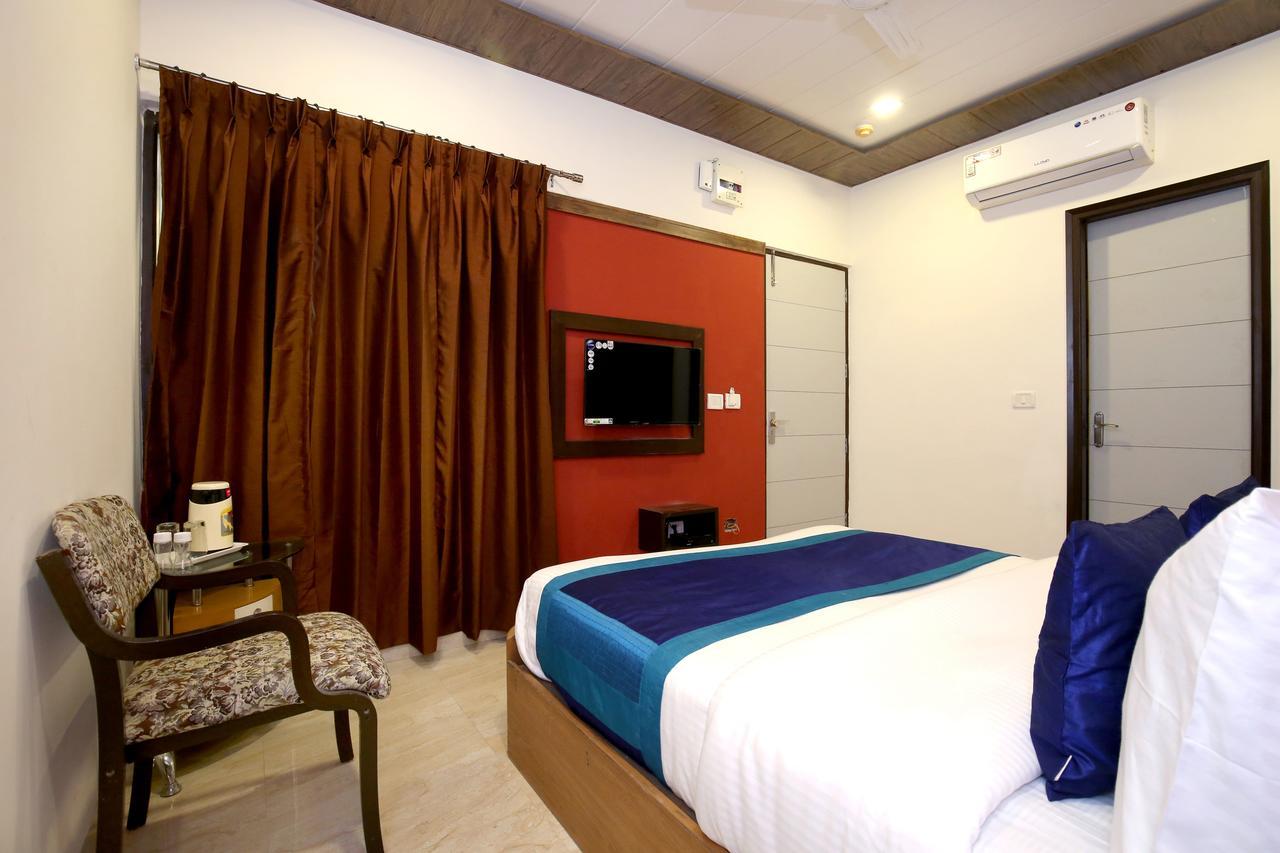 Chandīgarh Hotel 7 מראה חיצוני תמונה