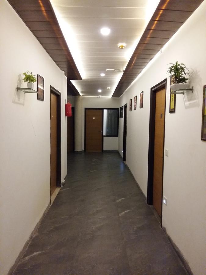 Chandīgarh Hotel 7 מראה חיצוני תמונה